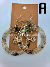 Load image into Gallery viewer, Large Flower Earrings