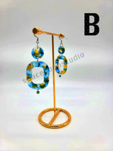Load image into Gallery viewer, Large Flower Earrings
