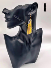 Load image into Gallery viewer, Large Flower Earrings

