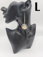 Load image into Gallery viewer, Large Flower Earrings
